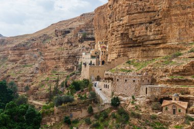 Jericho yakınlarındaki St. Geroge Manastırı ve Judean Çölü 'ndeki Ölü Deniz.