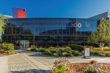 Dağ Manzarasında Googleplex 'in dış görünümü