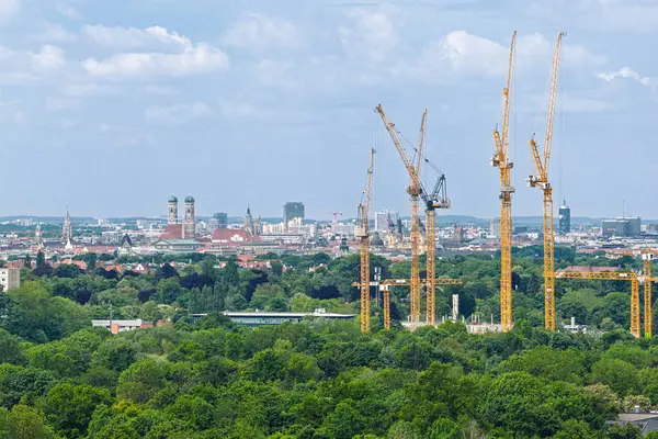 Bayerische Versorgungskammer için yeni yüksek binanın inşaatı