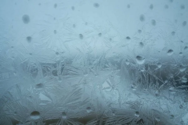 Замороженные Капли Воды Оконной Стеклянной Поверхности Морозным Рисунком Рассматриваемые Полном — стоковое фото