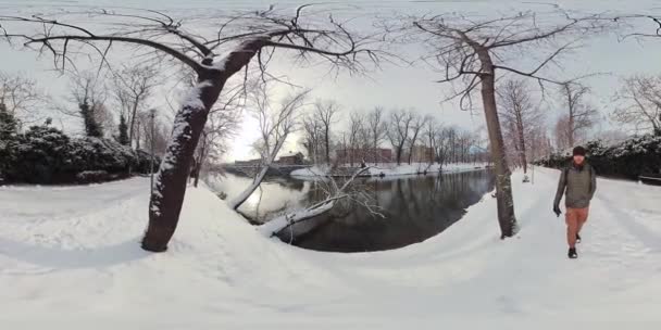 Virtuell Promenad Genom Snötäckt Park Med Denna 360 Graders Video — Stockvideo