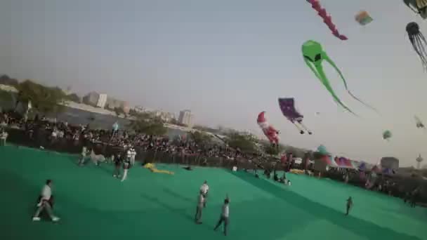 Sali Alto Con Spirito Vibrante Ahmedabad Mentre Celebra Suo Festival — Video Stock
