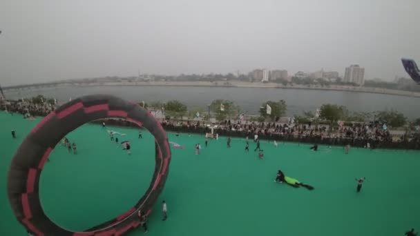 Birds Eye View Colorful Kite Festival Taking Place Vast Green — Stock Video