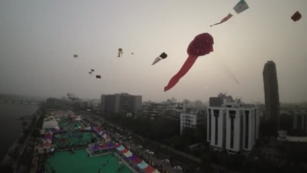 Video Inizia Con Una Veduta Aerea Del Fiume Sabarmati Ahmedabad — Video Stock