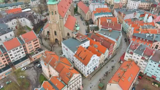 Çarpıcı Hava Görüntülerinde Polonya Nın Jelenia Gora Kentinin Mimari Güzelliği — Stok video