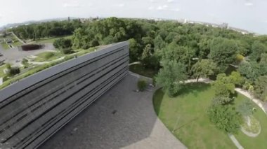 Macaristan 'ın Budapeşte kentindeki Etnoğrafya Müzesi, Macaristan' ın kültür mirasını korumaya ve tanıtmaya adanmış modern ve yenilikçi bir müzedir. Müze güzel bir parktadır.
