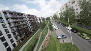 Varşova 'nın bu nefes kesici hava turu, şehrin nefes kesici mimarisine kuş bakışı bir bakış açısı sunuyor. Tarihi Eski Şehir 'den modern gökdelenlere, Varşova' yı göreceksiniz.