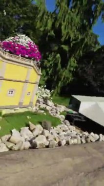 Immerse yourself in a world of enchantment with our miniature garden tour. Experience the meticulous attention to detail as you wander through tiny houses, vibrant flower beds, and charming landscapes