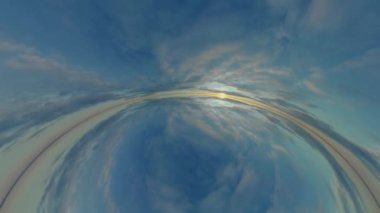 Bu kırsal bir alanda çekilen 360 derecelik çarpıcı bir zaman dilimi. Video gündoğumuyla başlar ve günbatımıyla biter ve Cirrus dahil olmak üzere çeşitli bulut oluşumları içerir.