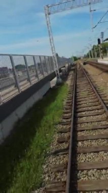 Şehirde bir tren yolculuğu..