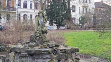  Şehirdeki kunduzların anıtı.