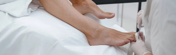 Close Nail Master Making Pedicure Female Client Spa Salone High — Stock Photo, Image
