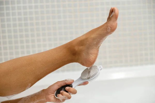 Close Woman Scrubs Her Foot Pumice Stone Taking Bath High — Stock Photo, Image