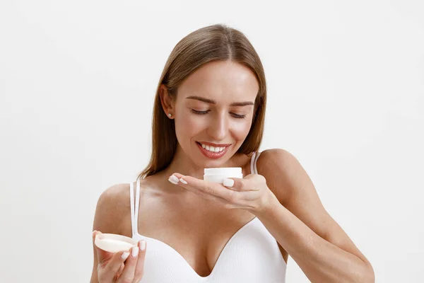 Slim Smiling Woman White Studio Background Wearing Lingerie Inhaling Skin — Stock Photo, Image