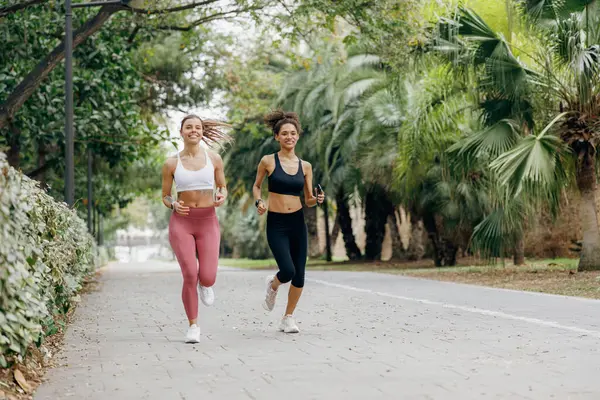 Actieve Vrouwen Atleet Zijn Joggen Ochtend Natuurlijke Parkland Achtergrond Gezond — Stockfoto