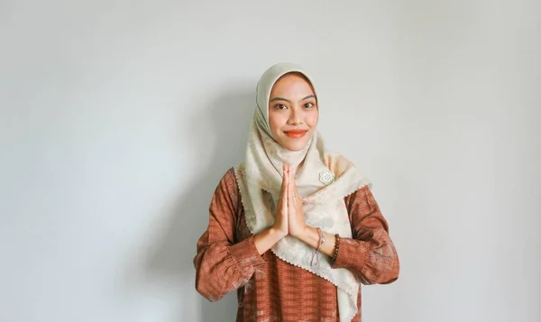 Ritratto Una Giovane Bella Donna Musulmana Asiatica Con Indosso Hijab — Foto Stock