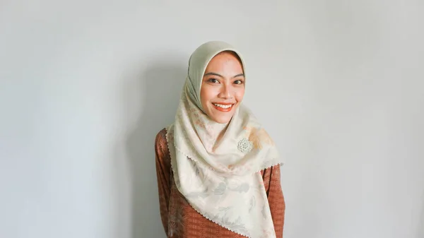Excited Asian Muslim Woman Wearing Casual Shirt Hijab Pointing Copy — Stock Photo, Image
