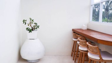 Kafe iç düzeni açık alanda modern bir tarzda 