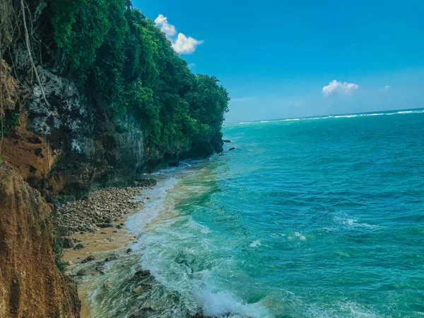 Playa Tropical Con Rocas Agua Mar Turquesa Fondo Naturaleza Bali — Foto de Stock