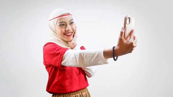 Mujeres Indonesias Celebran Día Independencia Indonesia Agosto Tomando Una Selfie —  Fotos de Stock