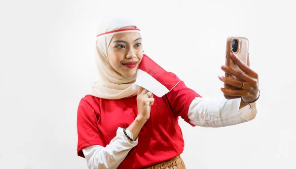 Indonezyjskie Kobiety Świętują Sierpnia Dzień Niepodległości Indonezji Robiąc Sobie Selfie — Zdjęcie stockowe
