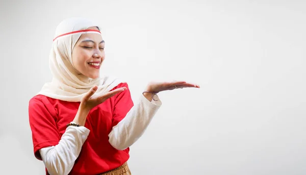 Heyecanlı Genç Asyalı Kadın Endonezya Nın Bağımsızlık Gününü Ağustos Kutluyor — Stok fotoğraf
