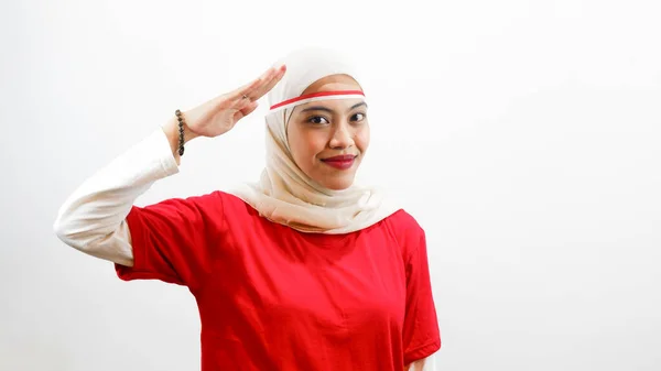 Joven Mujer Indonesia Celebra Día Independencia Indonesia Agosto Con Gestos —  Fotos de Stock
