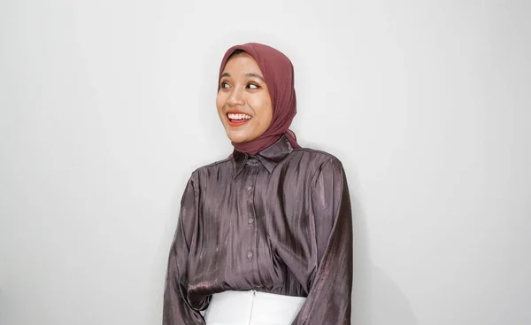 Portrait Cheerful Young Asian Woman Wearing Hijab White Background — Stok Foto