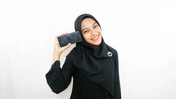 Wanita Asia Muda Ceria Selfie Lihat Kamera Depan Smartphone Terisolasi — Stok Foto