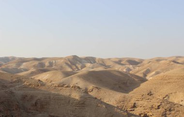 Jericho 'daki Aziz George Manastırı yakınlarındaki Musevi Çölü manzarası..
