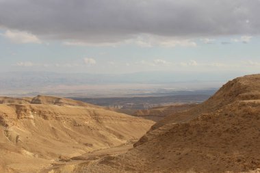 Çölün üzerindeki bulutlar. Negev Çölü, İsrail