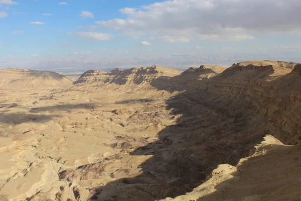 Küçük Makhtesh (HaMakhtesh HaKatan), Ölü Deniz 'in güneyinde, İsrail' in Negev çölünde..