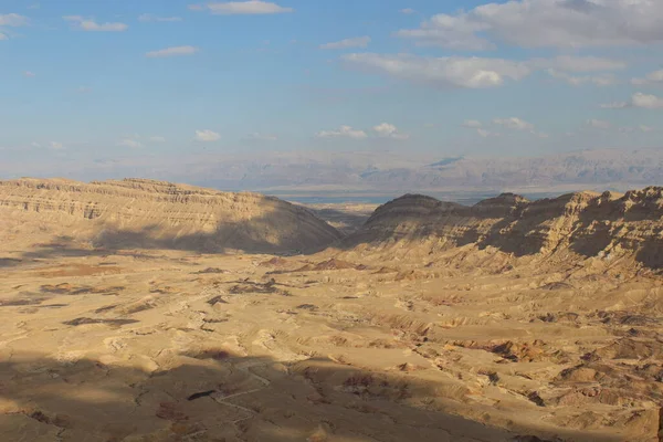 Küçük Makhtesh (HaMakhtesh HaKatan), Ölü Deniz 'in güneyinde, İsrail' in Negev çölünde..