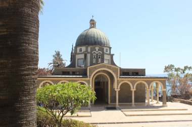 İsrail 'in Celile Denizi kıyısındaki Güzellik Dağı' ndaki Roma Katolik kilisesi.