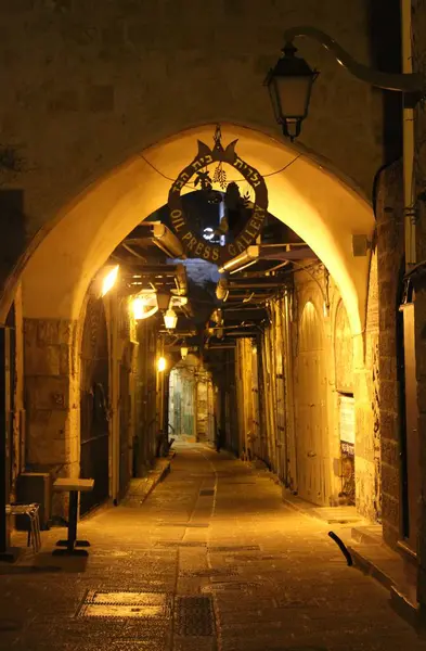 Geceleri Kudüs eski şehir sokağı