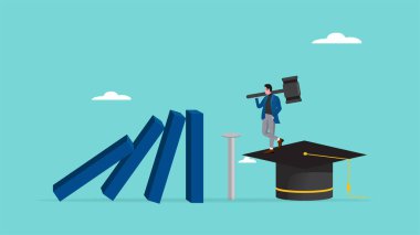 Erkek eğitim sigortası, mezuniyet şapkasını çarpacak kirişten korumak için beton çivi çakar. Çocuk eğitim sigortası, gelecekte eğitim maliyetlerinde indirim garantisi.