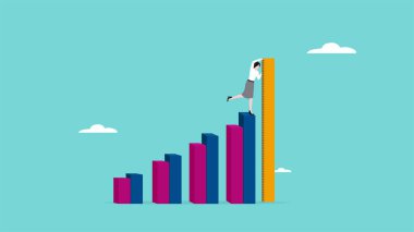 İş büyüme grafiğini, iş analistini, ticari başarı kriterini, mali yönetimi, yatırım satış büyümesini ölçen iş kadını, cetvel kullanarak ekonomik büyüme grafiğini ölçen iş kadını