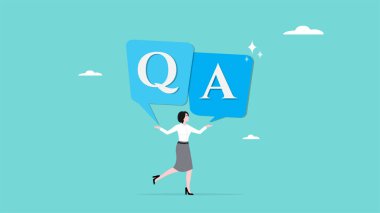 Baloncuk sohbet ikonu ve iş kadını illüstrasyonuyla soru-cevap. soru ve cevap vektör illüstrasyonu. Sorun çözmek için soru ya da bilgi. İş adamları Q ve A metniyle boş boş sohbet yapıyorlar