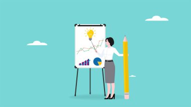 İş büyümesi için bir fikri ya da çözümü açıklayın, akıllı iş kadını iş stratejisini beyaz tahtada iş grafiğiyle açıklıyor