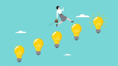 Kariyer başarısı ve finansal özgürlük için bilgi veya yaratıcılık, iş başarısı için strateji veya prosedür, seyahat işi hedefi eylem kariyeri, iş kadını ampulden merdivenleri çıkıyor