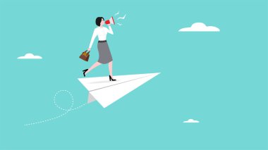 İletişim, duyuru veya pazarlama mesajı, yüksek sesli tanıtım uyarısı veya önemli bilgi konsepti, origami uçağındaki kadın bağırıyor veya megafonla mesaj duyuruyor