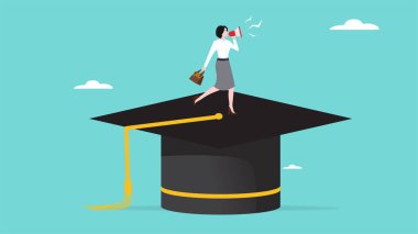 Yükseköğretime giriş, mezuniyet duyurusu, kadın mezuniyet şapkası konsepti illüstrasyon mezuniyetini duyurmak için megafon kullanıyor.