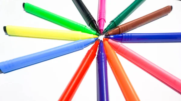 Boya Kalemleri Beyaz Arka Planı Izole Etti Renkli Balmumu Kalemler — Stok fotoğraf