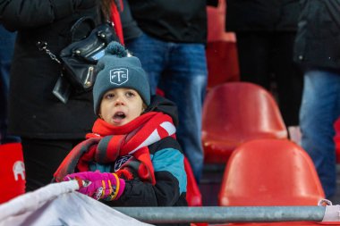 Toronto, ON, Kanada - 1 Nisan: Toronto FC taraftarları Toronto FC (Kanada) ile Charlotte FC (ABD) arasında oynanan 2023 MLS Normal Sezonu maçı sırasında Toronto, Kanada 'daki BMO Field' da (Score 2: 2)