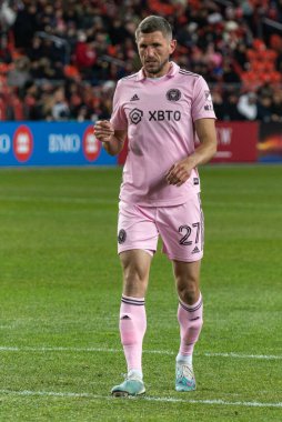 Toronto, ON, Kanada - Maç 18, 2023: Toronto FC (Kanada) ve Inter Miami FC (ABD) arasında Toronto, Kanada 'daki BMO Field' da oynanan maçta Serhiy Kryvtsov # 27 defans oyuncusu. MLS Düzenli Sezonu.