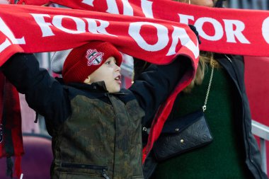 Toronto, ON, Kanada - 1 Nisan: Toronto FC taraftarları Toronto FC (Kanada) ile Charlotte FC (ABD) arasında oynanan 2023 MLS Normal Sezonu maçı sırasında Toronto, Kanada 'daki BMO Field' da (Score 2: 2)