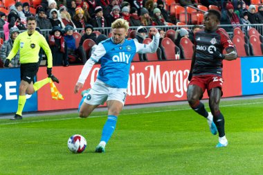 Toronto, ON, Kanada - 1 Nisan: Kamil Jozwiak # 7 Charlotte F 'nin orta saha oyuncusu