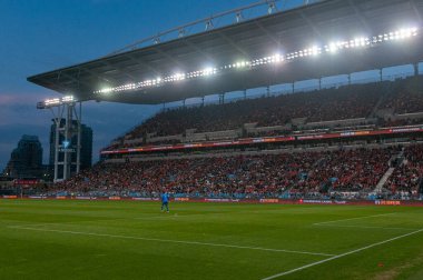 Toronto, ON, Kanada - 15 Nisan 2023 MLS Düzenli Sezonu 'nda Toronto FC (Kanada) ve Atlanta United (ABD) arasında Toronto, Kanada' daki BMO Field 'da oynanan BMO sahasında (Skor 2: 2)