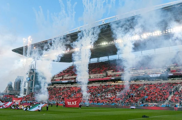 Toronto, ON, Kanada - 15 Nisan 2023 MLS Düzenli Sezonu 'nda Toronto FC (Kanada) ve Atlanta United (ABD) arasında Toronto, Kanada' daki BMO Field 'da oynanan BMO sahasında (Skor 2: 2)