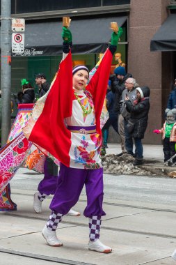 Toronto, ON, Kanada - 19 Mart 2023: Toronto şehir merkezindeki Aziz Patrick Günü Geçit Töreni 17 Mart 'ta Uluslararası Kutlama Günü' nde